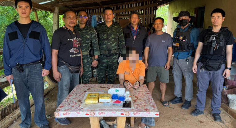 ทีมหมาป่าราตรี ผนึกกำลังบูรณาการร่วมกับทหาร ชุด บก.สกัดกั้น นบ.ยส.35 ตรวจยึดยาเสพติด